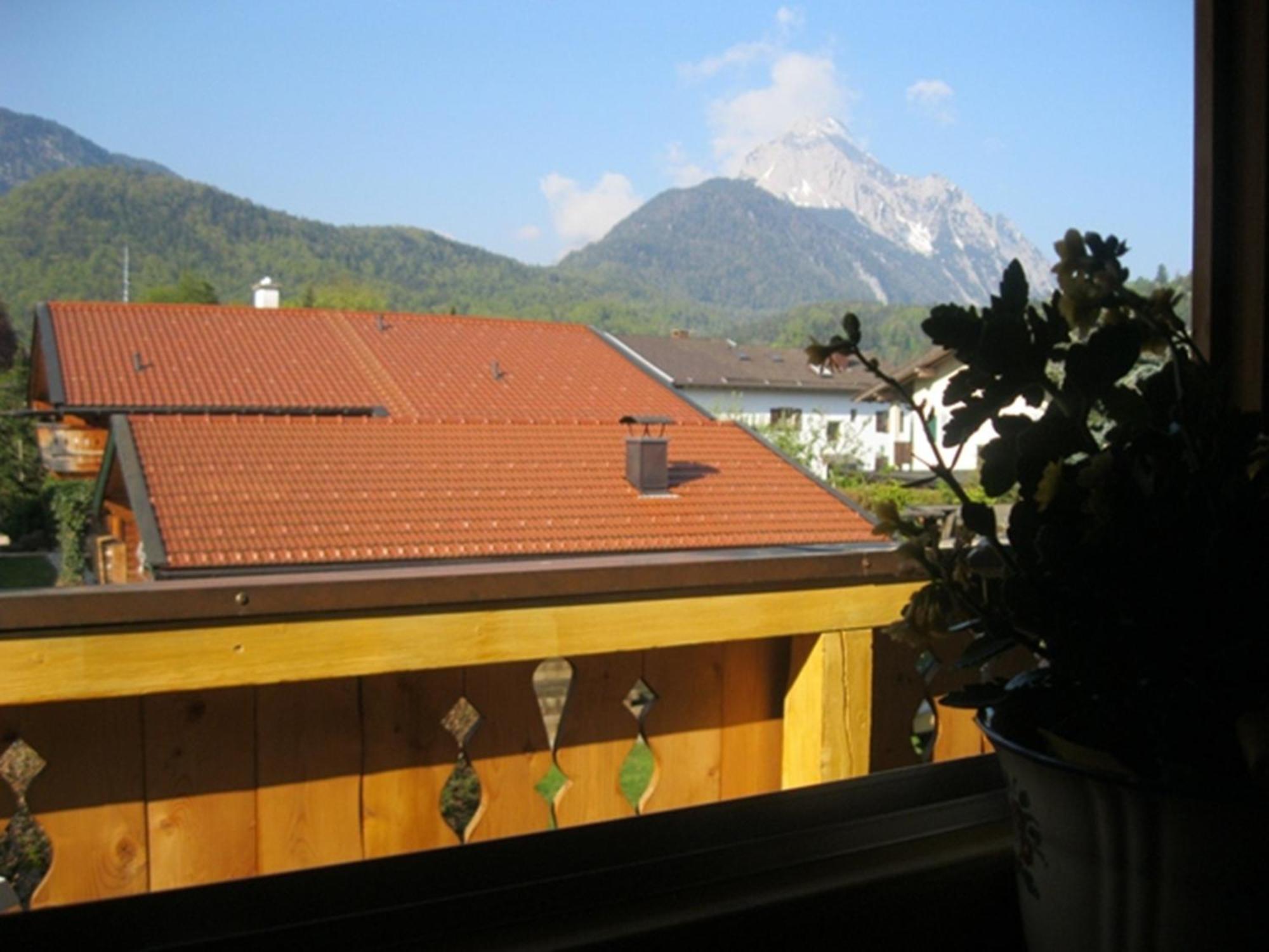 Ferienapartmenthaus Hubertushof Mittenwald Bagian luar foto