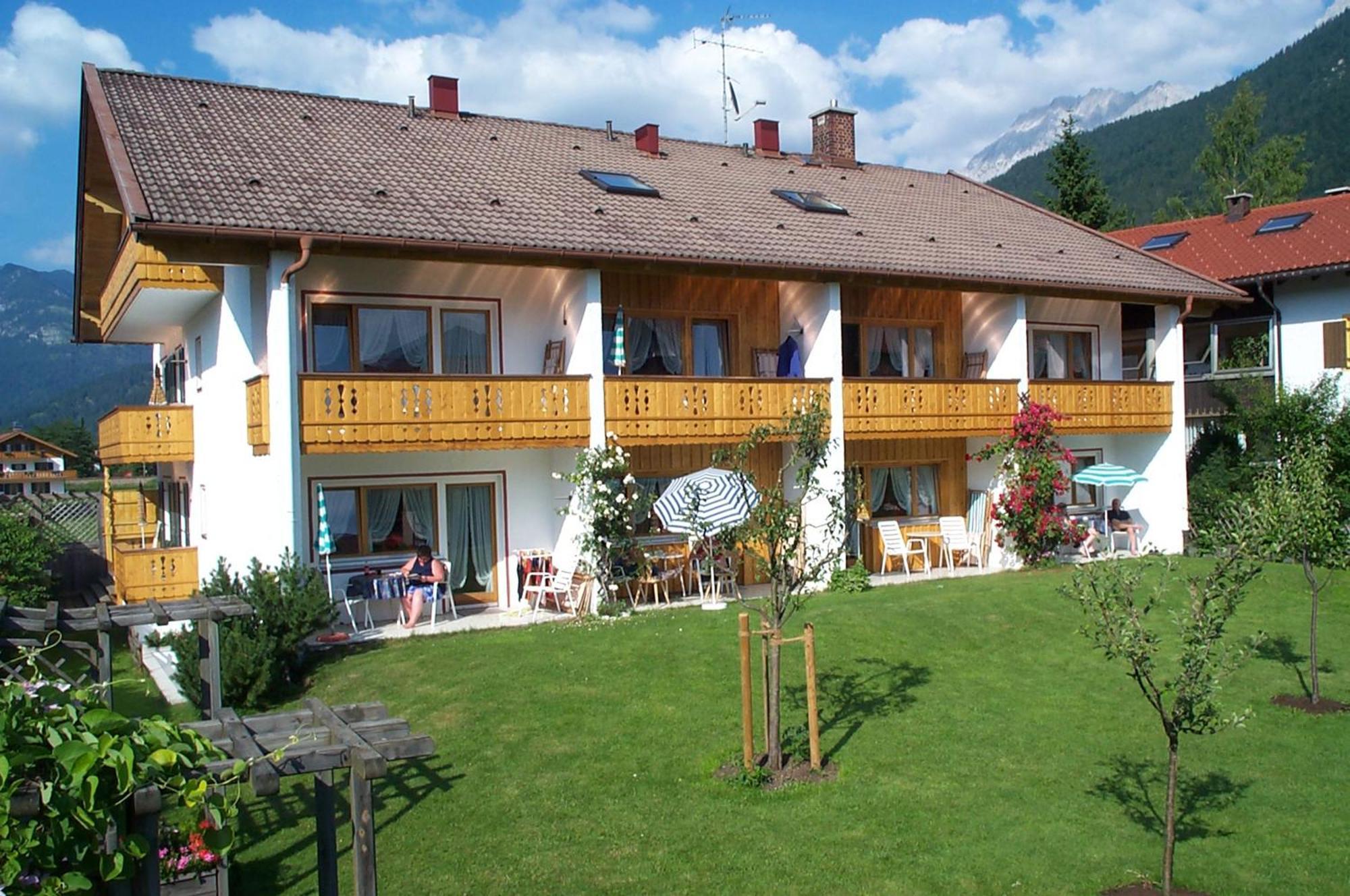 Ferienapartmenthaus Hubertushof Mittenwald Bagian luar foto