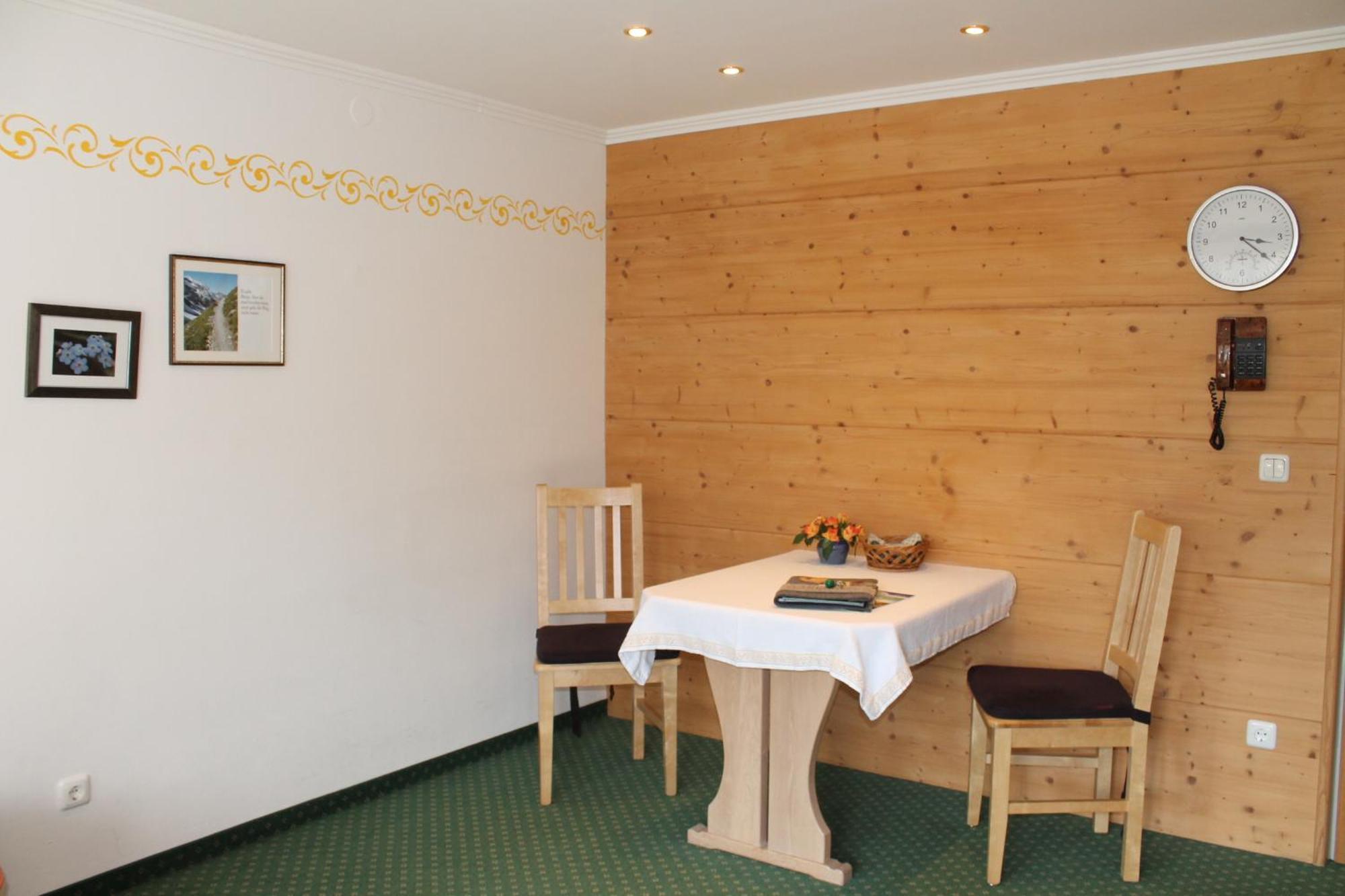 Ferienapartmenthaus Hubertushof Mittenwald Bagian luar foto